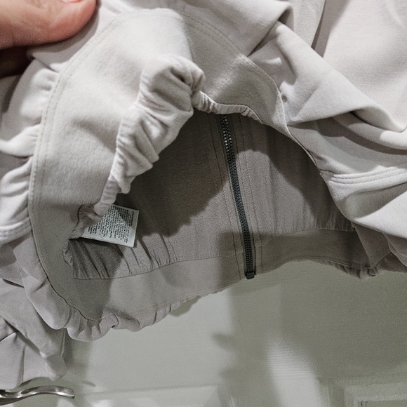 Athleta NWT Beige Seasoft Bubble Hem Full-zip Size Small - Picture 9 of 10